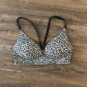 No clasp, lightly lined plunge